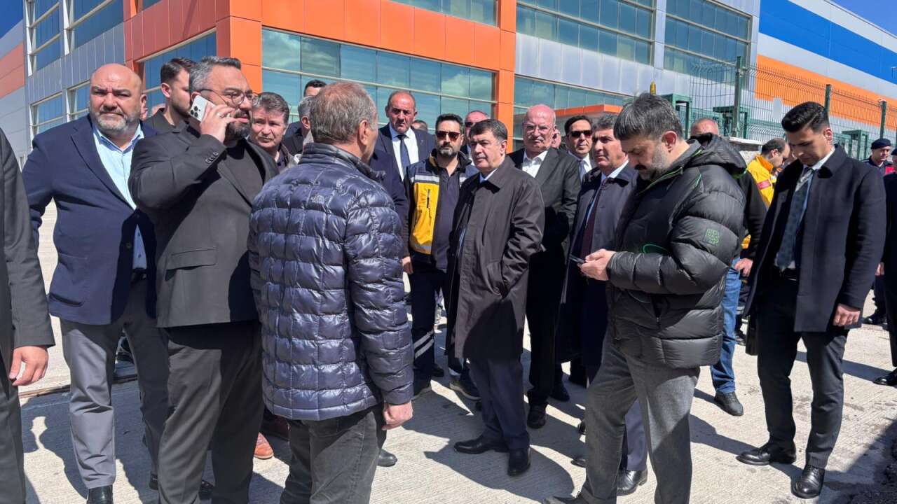 Boya fabrikasında yangın! 1 teknisyen hayatını kaybetti 10